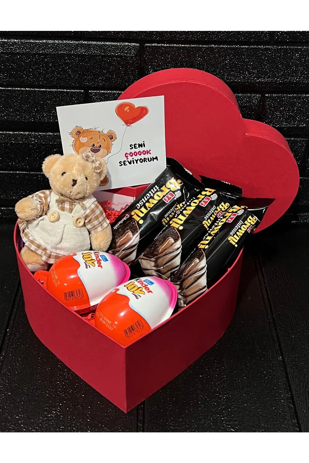 Sevgiliye Hediye Kalp Kutuda Elbiseli Mini Ayıcık - Browni Intens