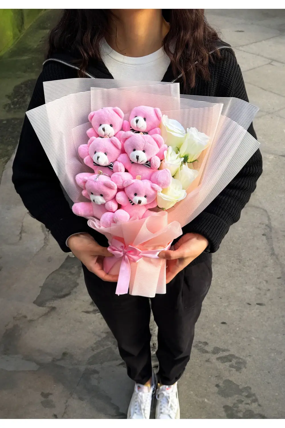 Sevgiliye Hediye Pembe Ayıcıklı Beyaz Güllü Premium Ayıcık Buketi