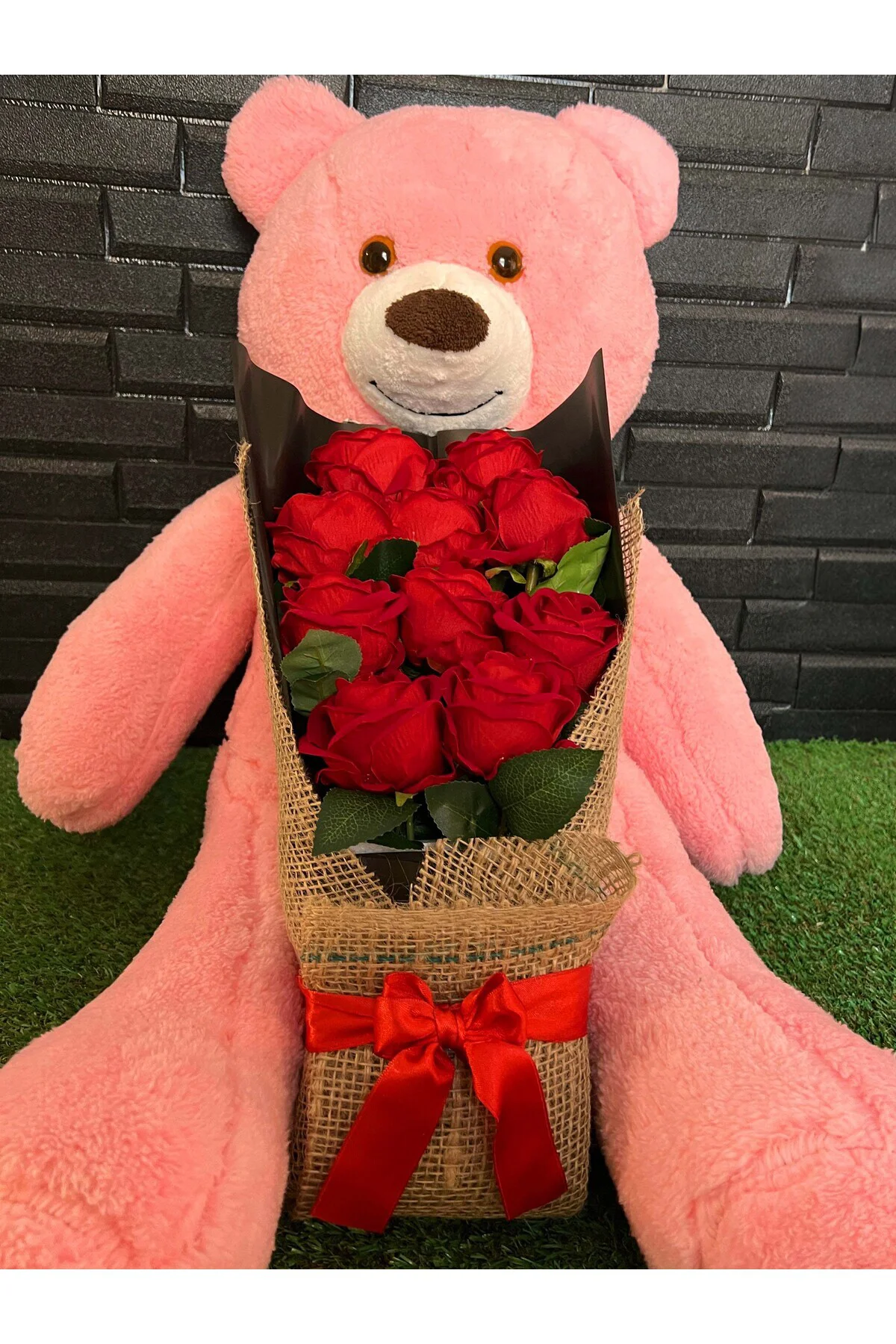 Sevgiliye Romantik Hediye 80cm Pembe Ayıcık Ve Kadife Gül Buketi 