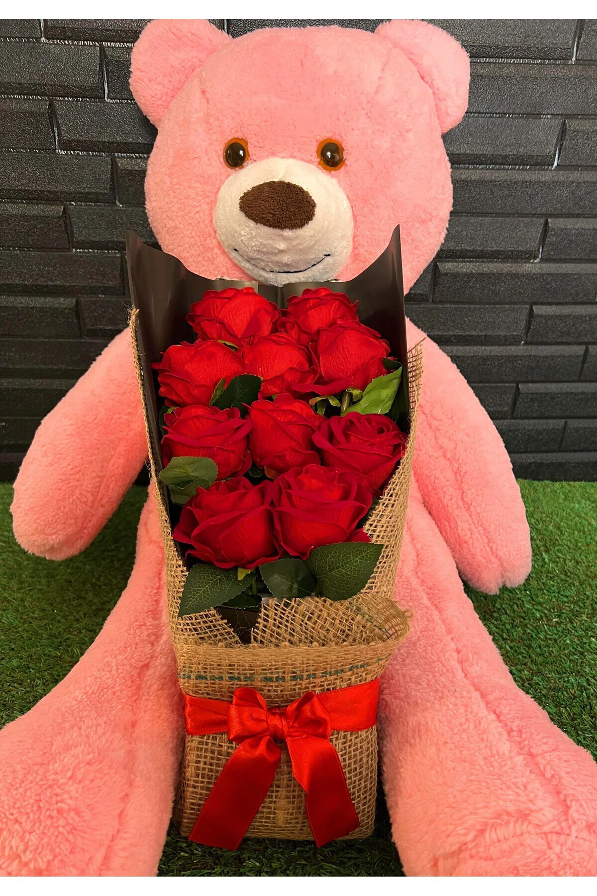 Sevgiliye Romantik Hediye 80cm Pembe Ayıcık Ve Kadife Gül Buketi 