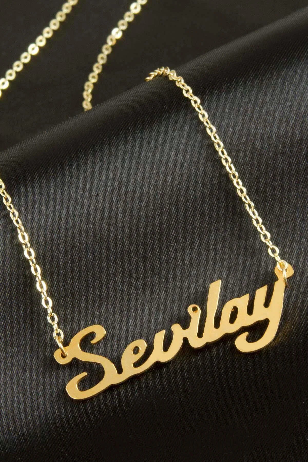 Sevilay isimli kolye (Kişiye Özel) Sevilay isimli kolye (Kişiye Özel)