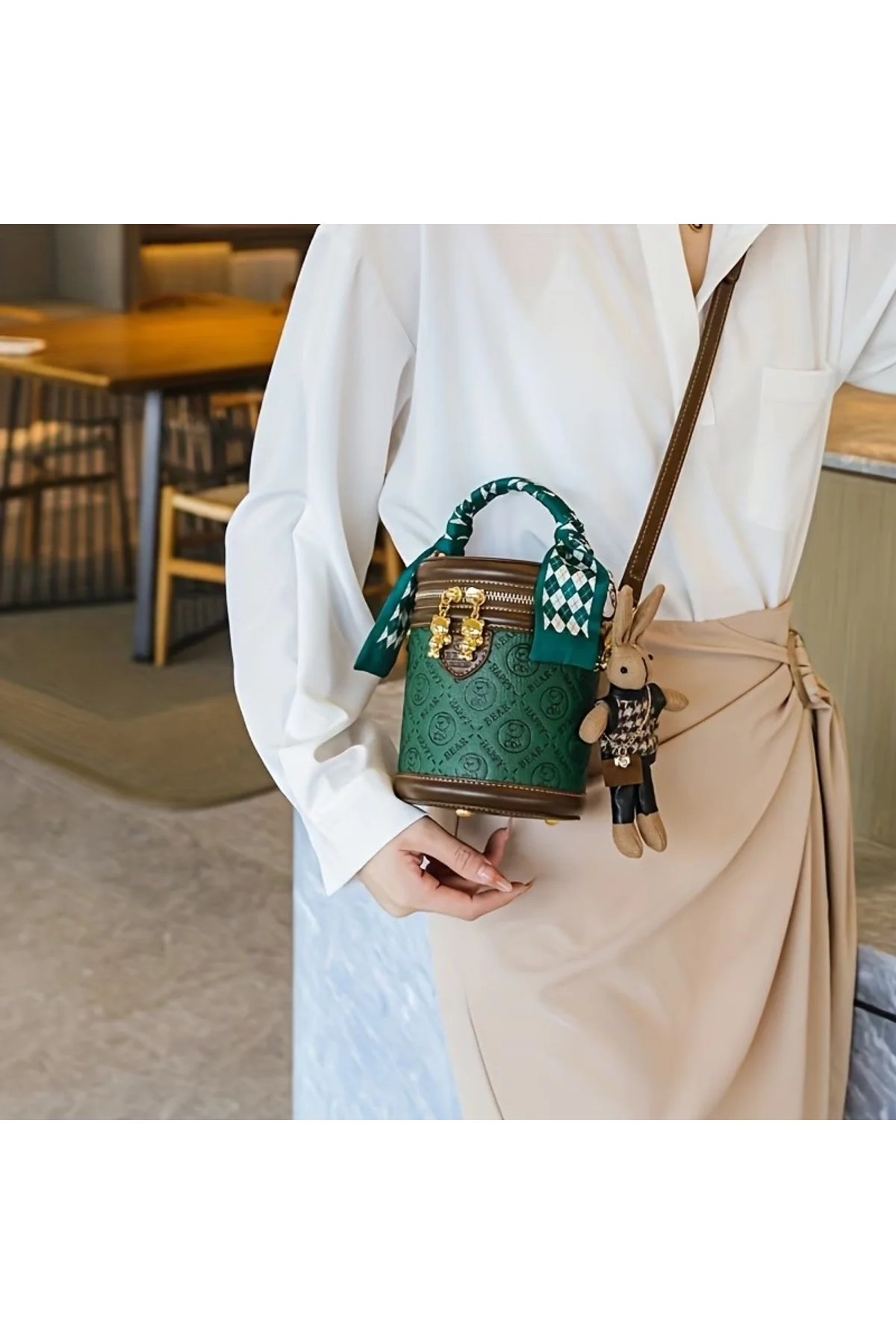 Sevimli Ayı Baskılı, Fular Aksesuarlı ve Fermuarlı Silindirik Crossbody / El Çantası Seti - Görsel 4