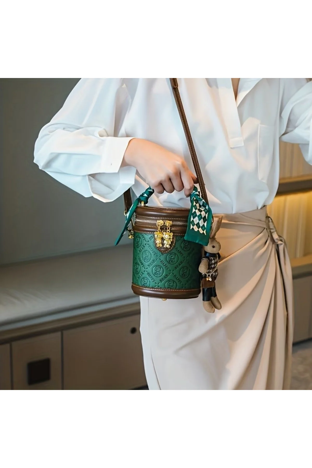 Sevimli Ayı Baskılı, Fular Aksesuarlı ve Fermuarlı Silindirik Crossbody / El Çantası Seti - Görsel 2