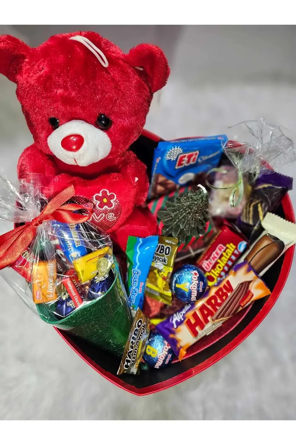 Sevimli Ayıcık ve Çikolata Hediye Kutusu