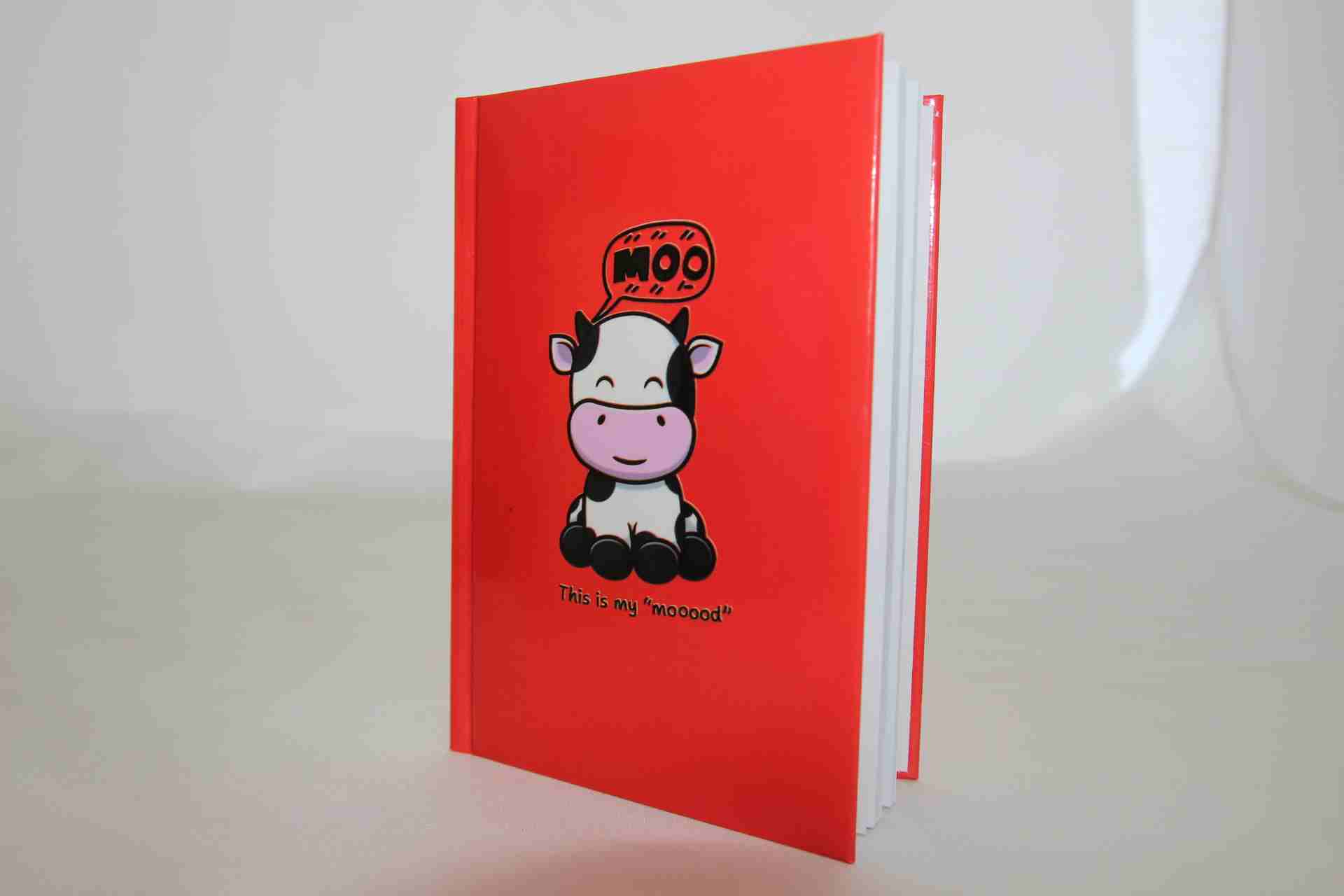 Sevimli İnek Kupa Bardak, Baskılı Defter Ve Mor Renk Termos Hediye Kutusu