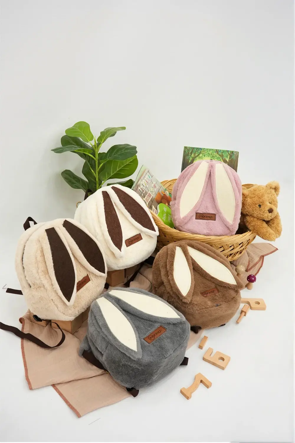 Sevimli Tavşan Çocuk Sırt Çantası: Kreş/Anasınıfı İçin Peluş Kuma