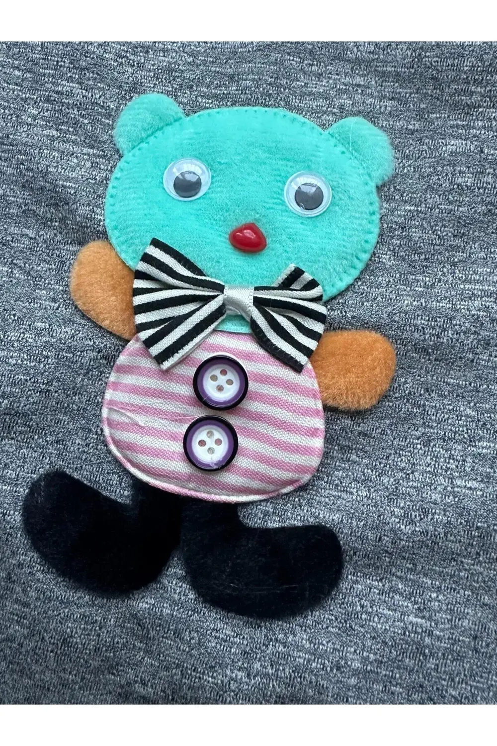 Sevimli Yeşil Ayıcık Aksesuarlı Aplikeli Gri Kedi Köpek Kıyafeti