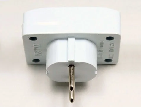 Seyahat Tipi Universal Çoklu Priz Adaptörü Seyahat Tipi Universal Çoklu Priz Adaptörü