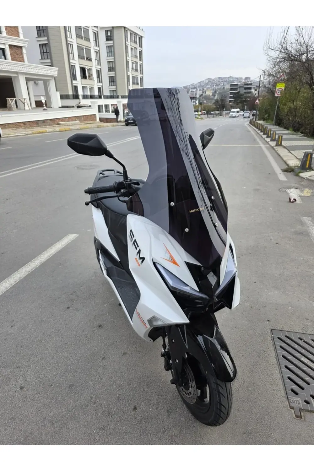 SFM Lahos Ön Cam 2024-2026 Model 78cm Siyah Renkli 4mm