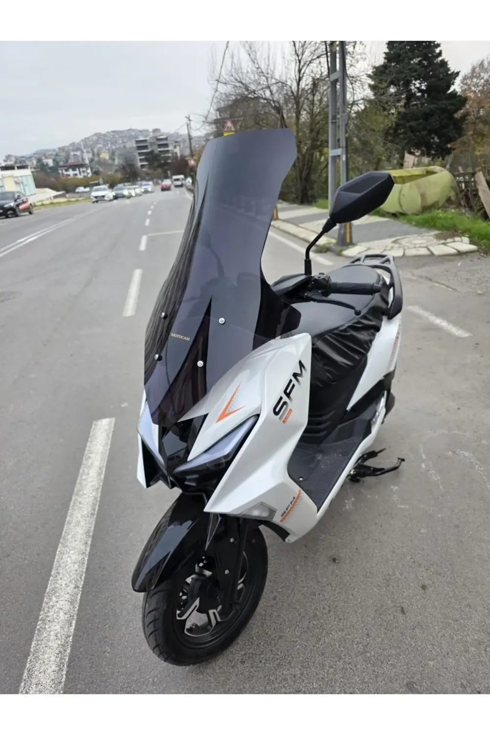 SFM Lahos Ön Cam 2024-2026 Model 78cm Siyah Renkli 4mm