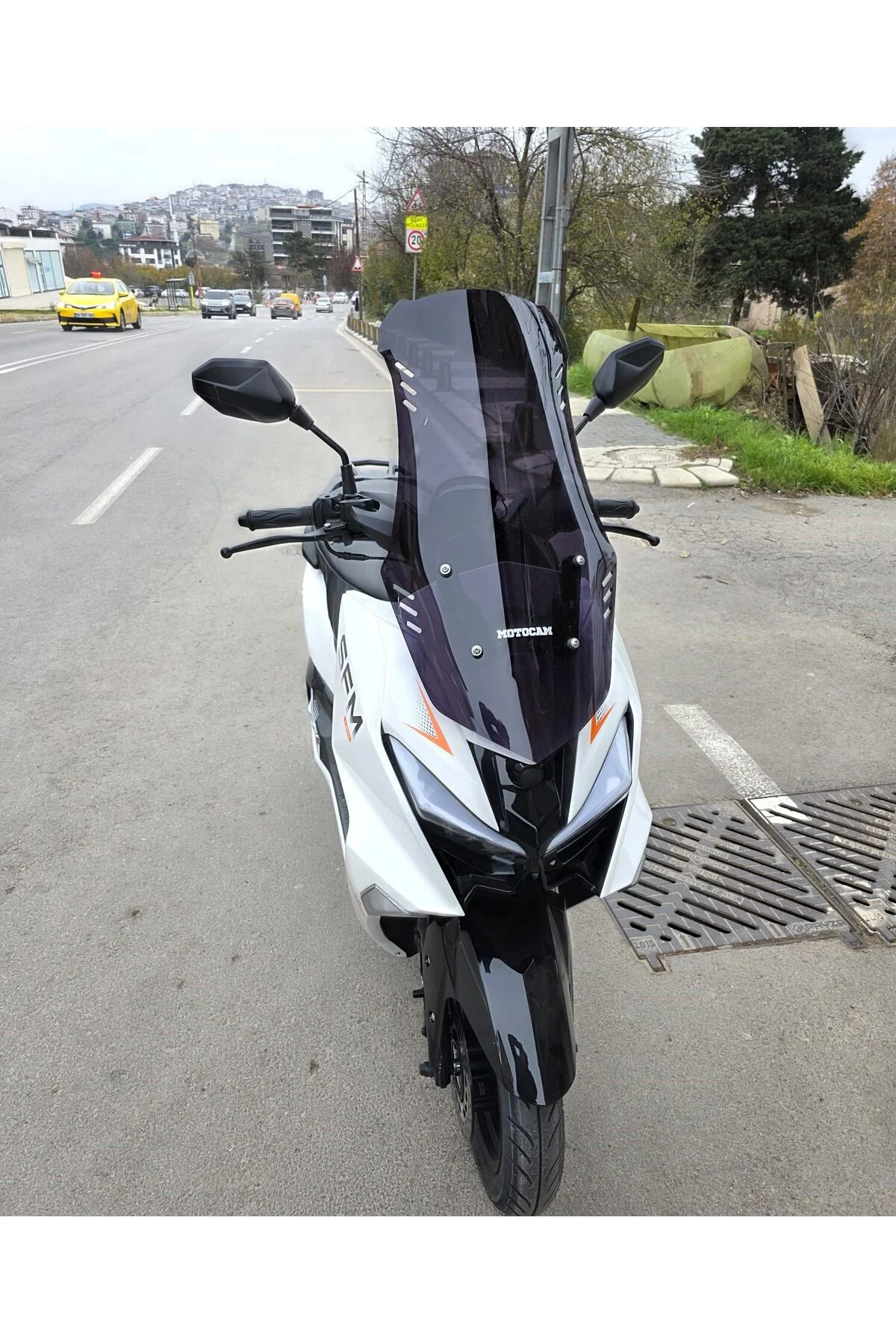 SFM Lahos Ön Cam 2024-2026 Model 65cm Siyah Renkli 4mm