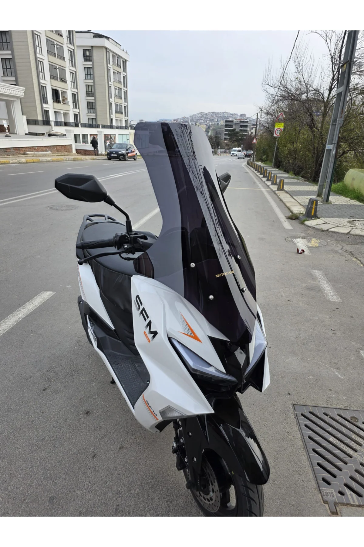 SFM Lahos Ön Cam 2024-2026 Model 78cm Siyah Renkli 4mm