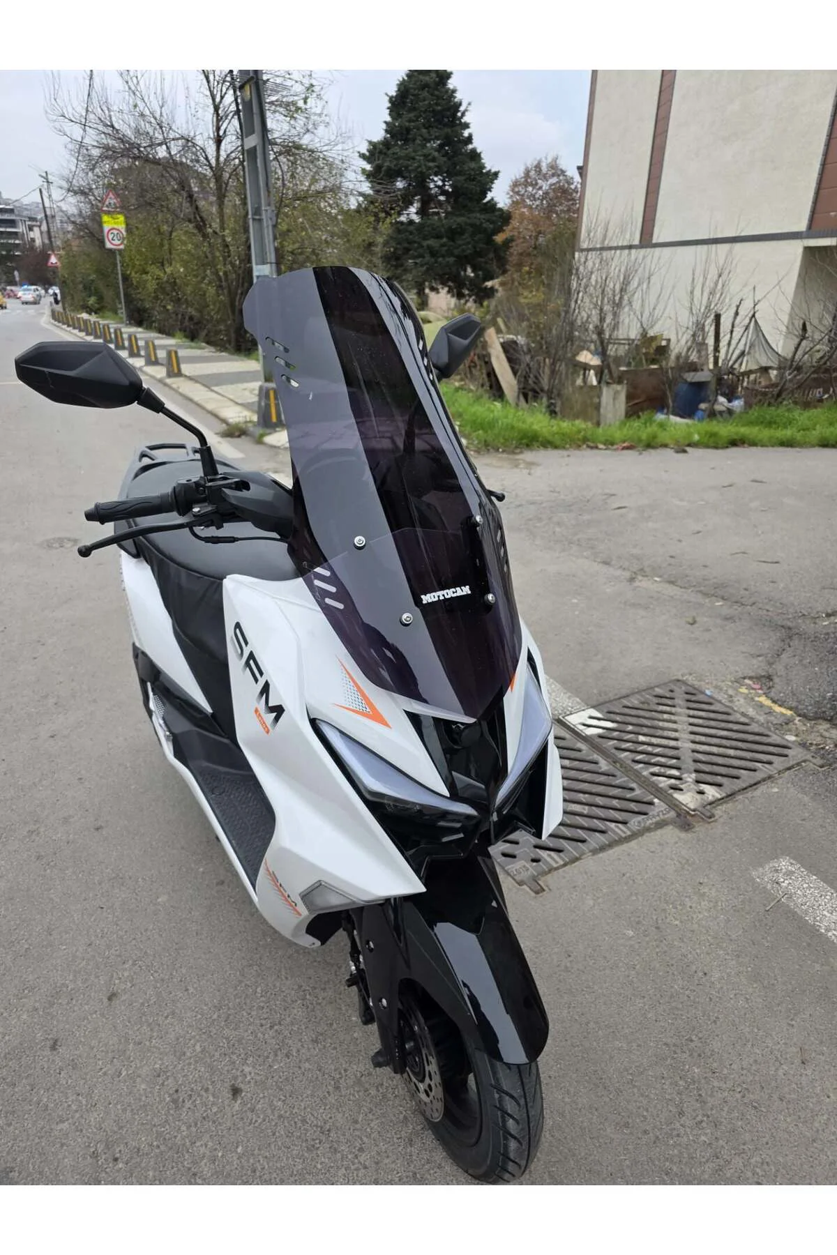 SFM Lahos Ön Cam 2024-2026 Model 65cm Siyah Renkli 4mm