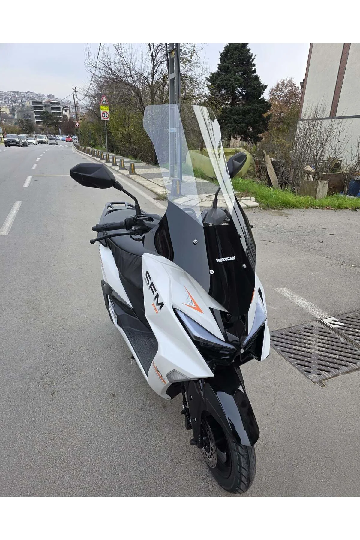 SFM Lahos Ön Cam 2024-2026 Model 78cm Şeffaf Renkli 4mm