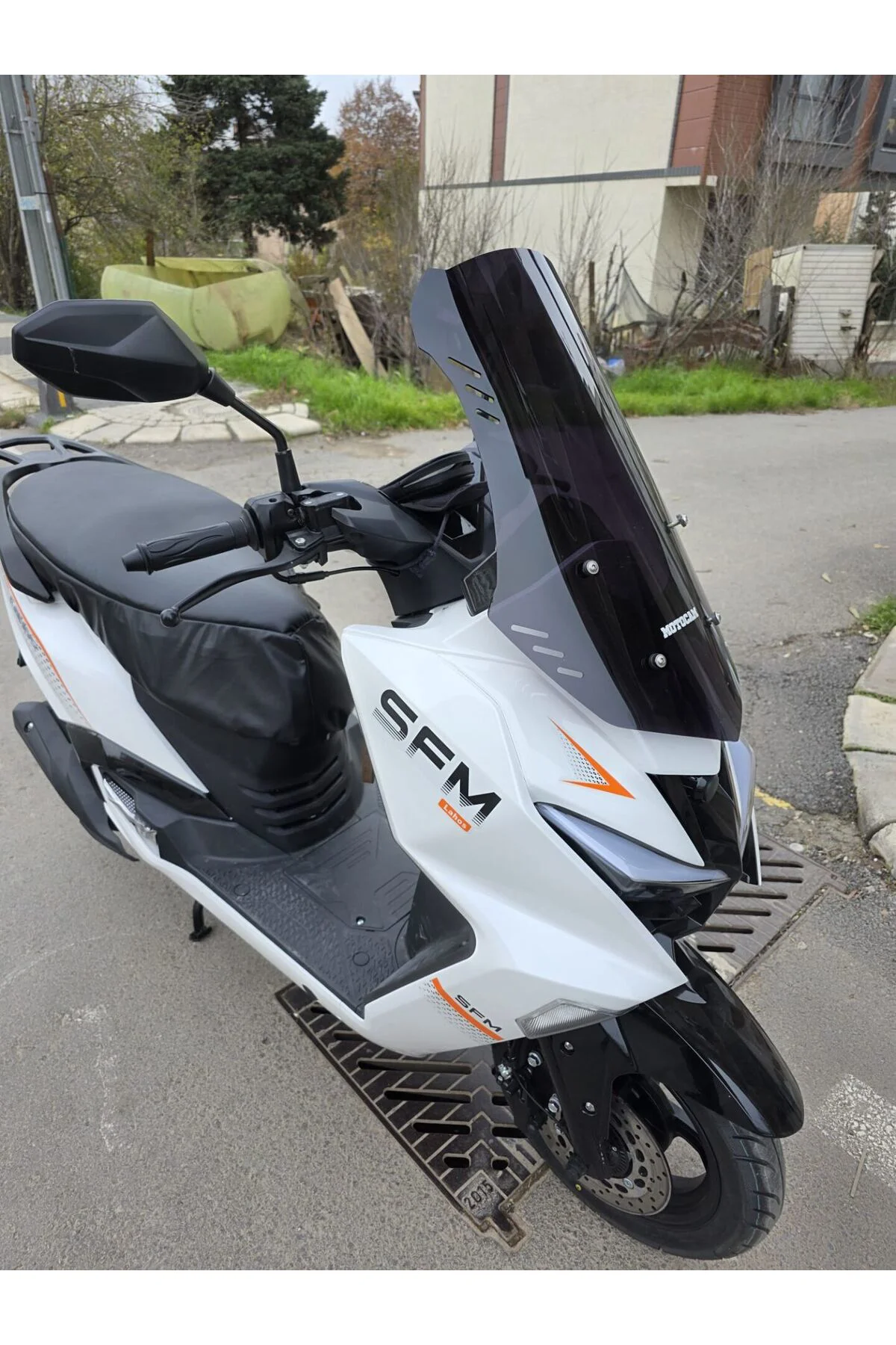 SFM Lahos Ön Cam 2024-2026 Model 55cm Siyah Renkli 4mm