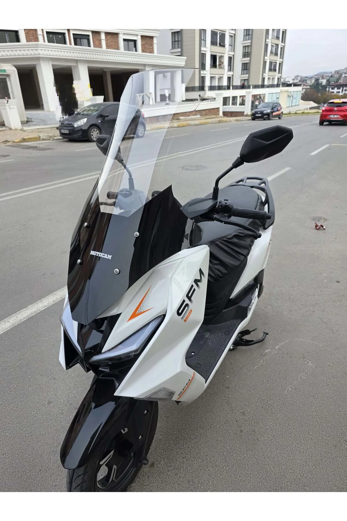 SFM Lahos Ön Cam 2024-2026 Model 78cm Şeffaf Renkli 4mm