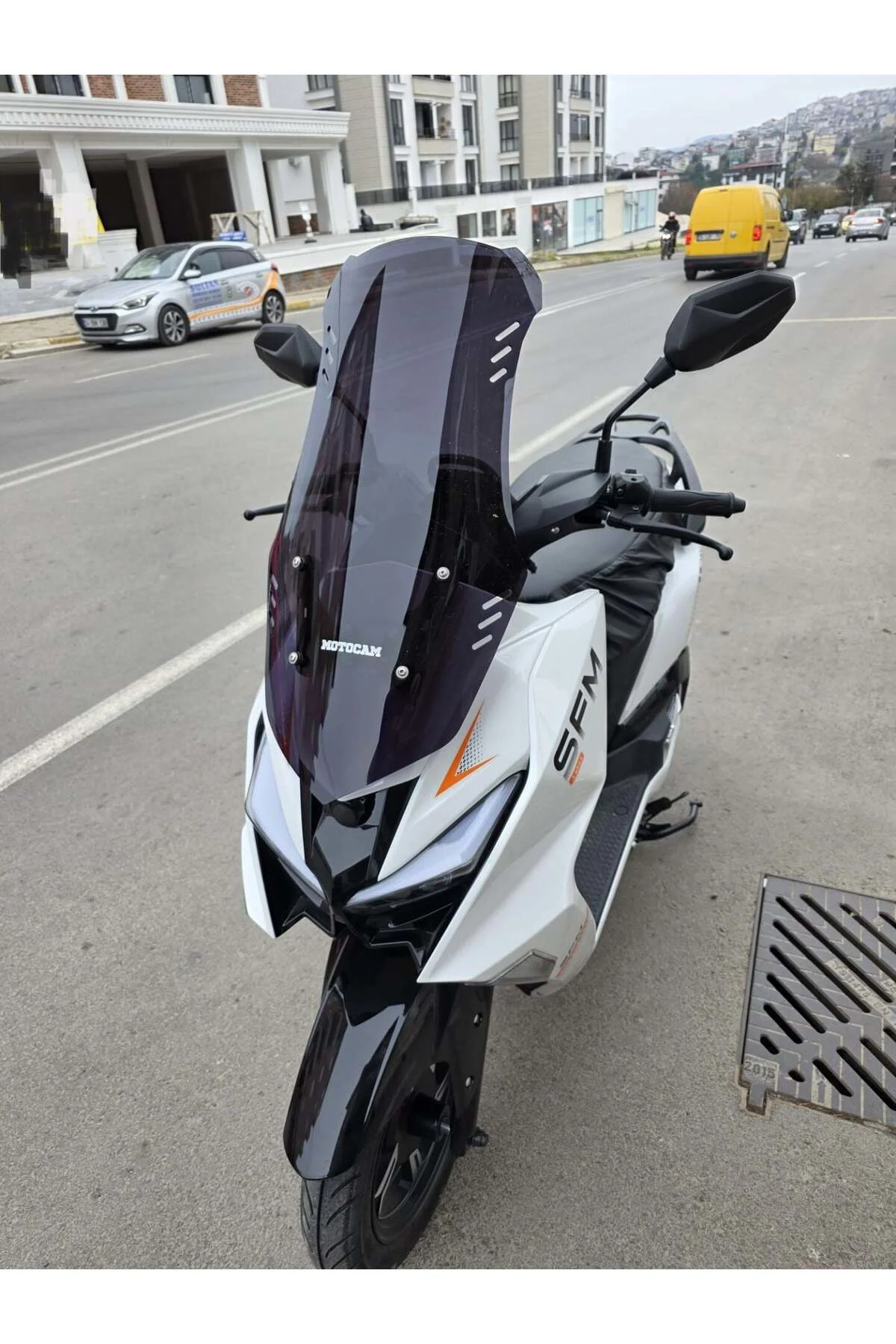 SFM Lahos Ön Cam 2024-2026 Model 65cm Siyah Renkli 4mm