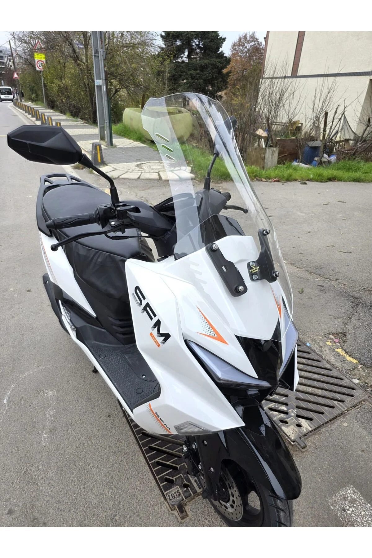 SFM Lahos Ön Cam 2024-2026 Model 65cm Şeffaf Renkli 4mm