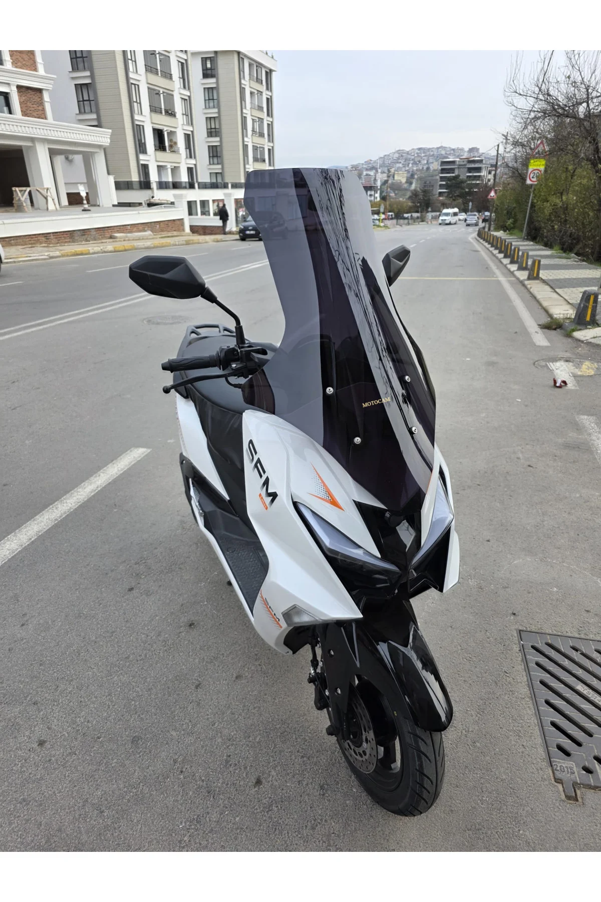 SFM Lahos Ön Cam 2024-2026 Model 78cm Siyah Renkli 4mm