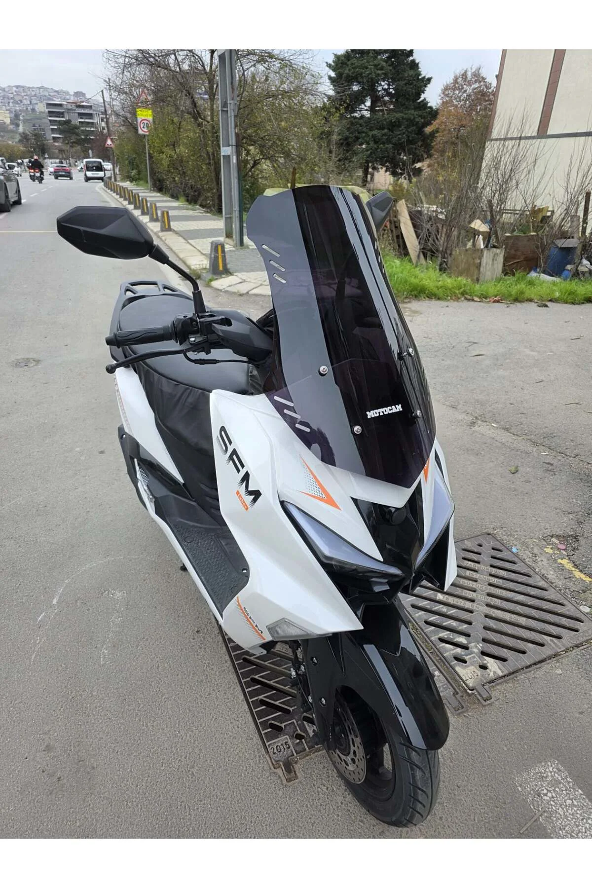 SFM Lahos Ön Cam 2024-2026 Model 55cm Siyah Renkli 4mm