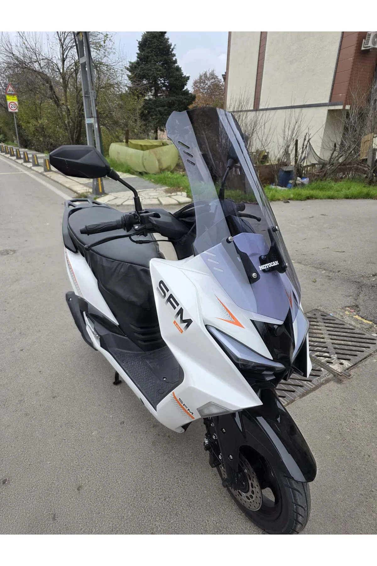 SFM Lahos Ön Cam 2024-2026 Model 75cm Füme Renkli 4mm