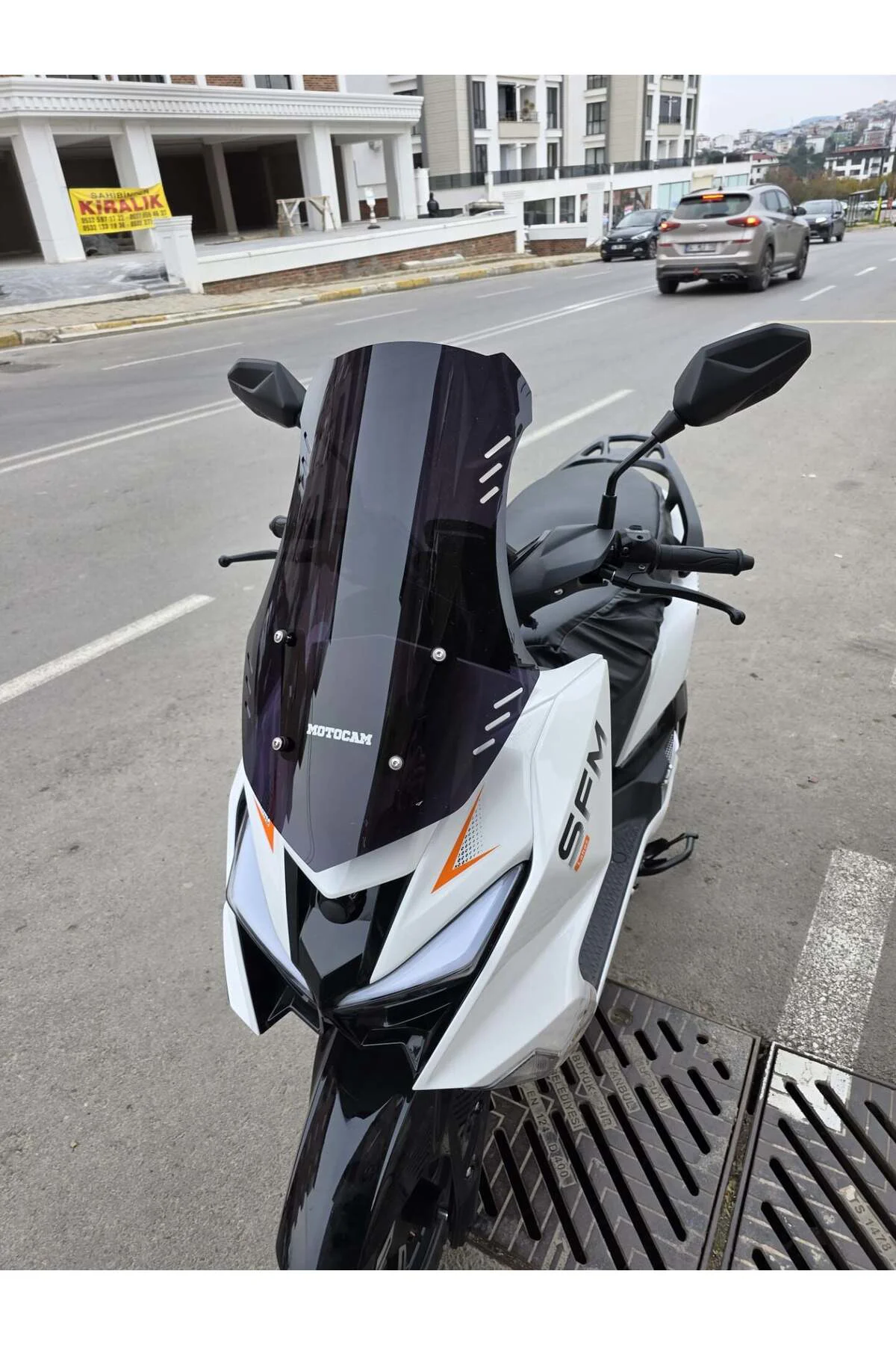 SFM Lahos Ön Cam 2024-2026 Model 55cm Siyah Renkli 4mm
