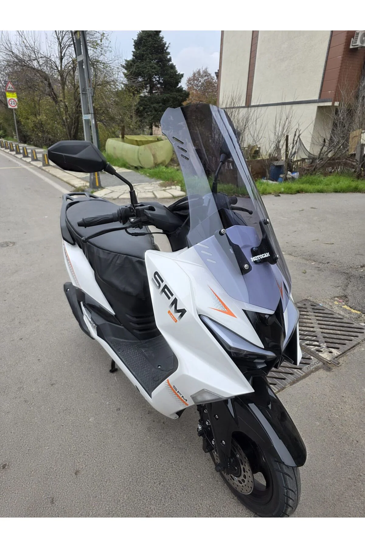 SFM Lahos Ön Cam 2024-2026 Model 65cm Füme Renkli 4mm