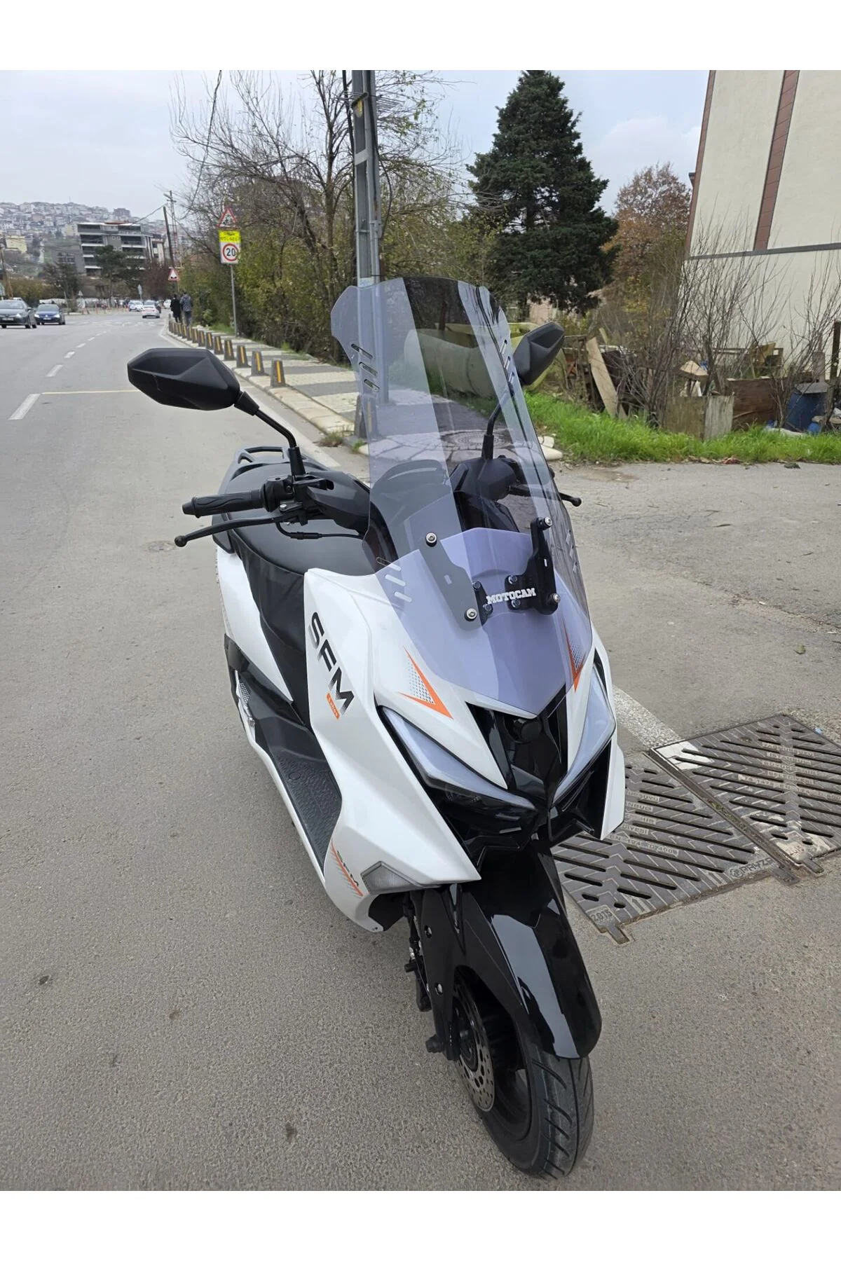 SFM Lahos Ön Cam 2024-2026 Model 75cm Füme Renkli 4mm