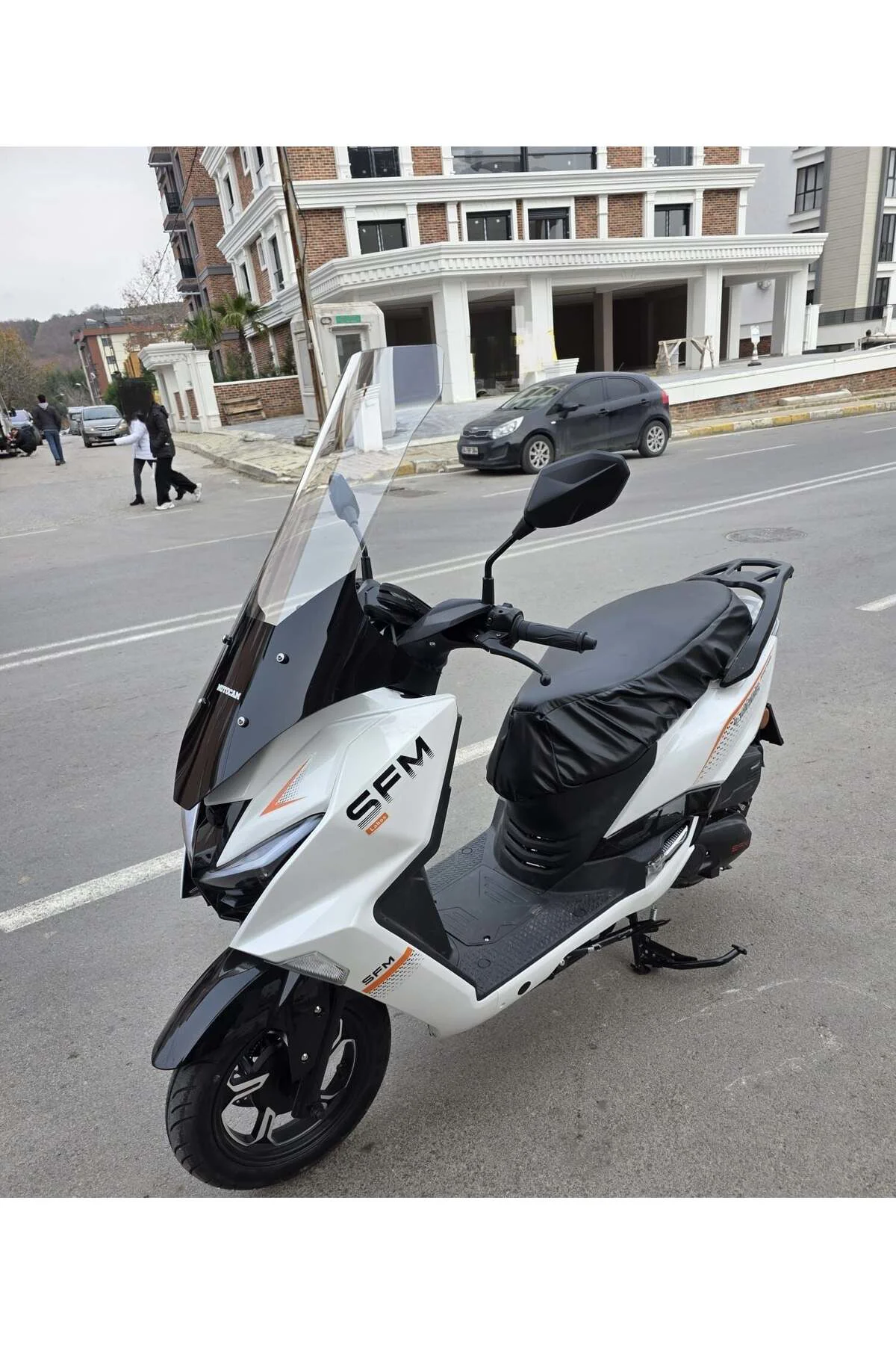 SFM Lahos Ön Cam 2024-2026 Model 78cm Şeffaf Renkli 4mm