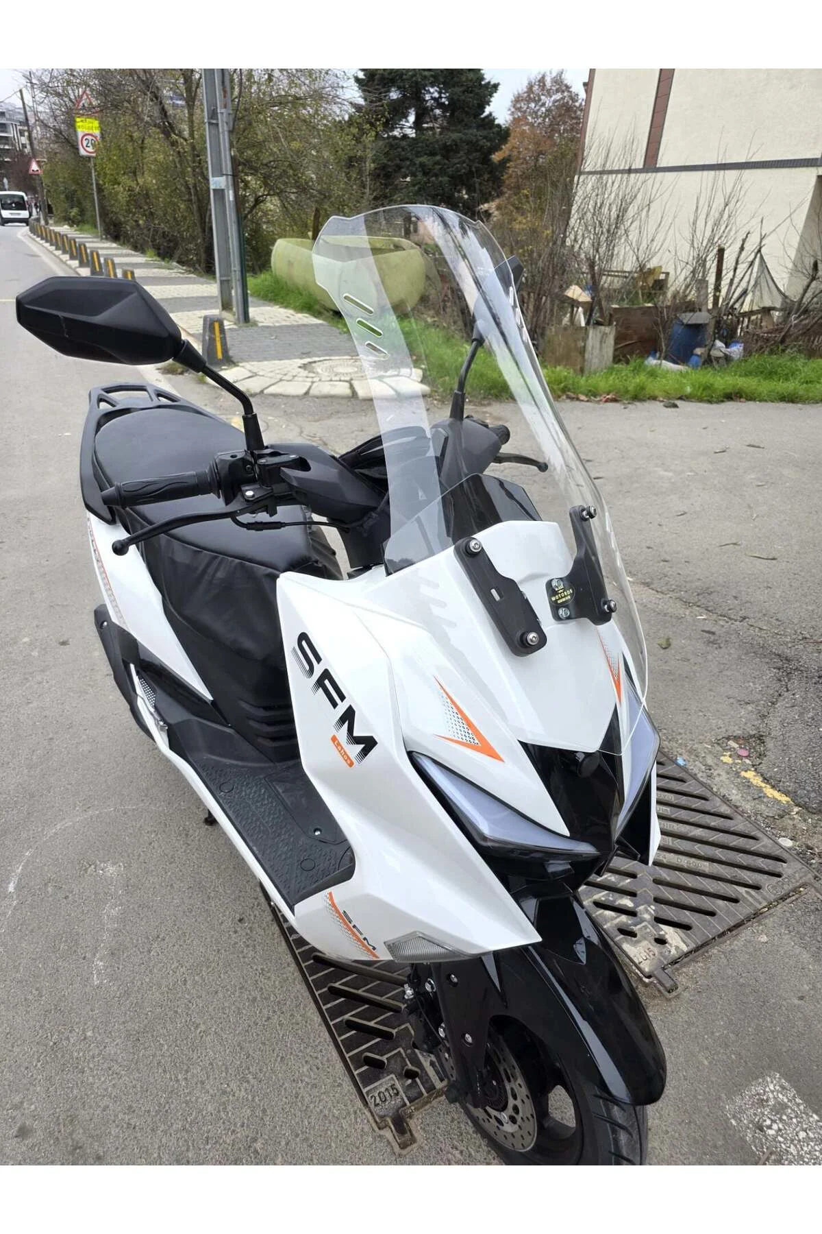 SFM Lahos Ön Cam 2024-2026 Model 75cm Şeffaf Renkli 4mm