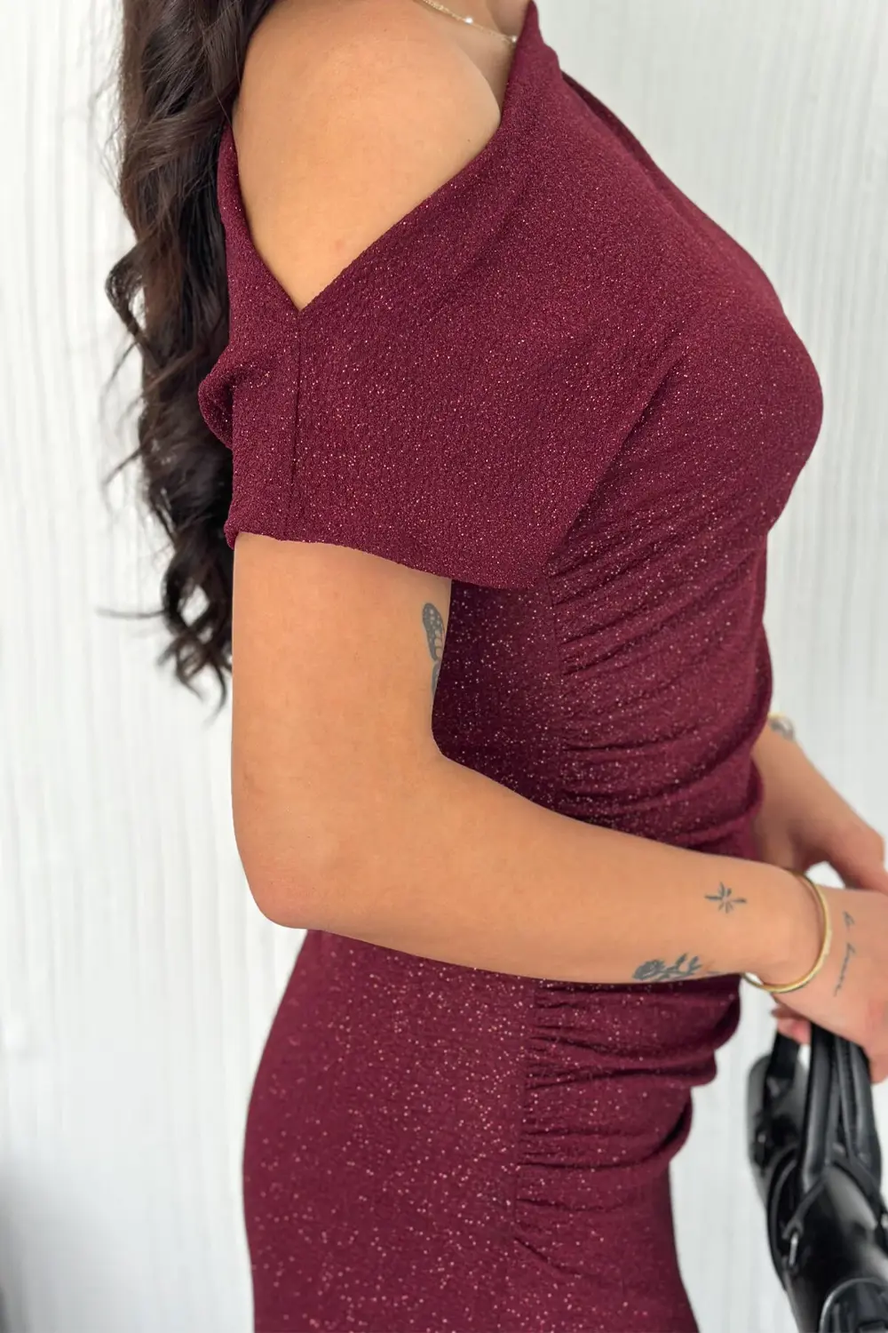 Fiolin Shining Asimetrik Omuz Yırtmaçlı Simli Elbise