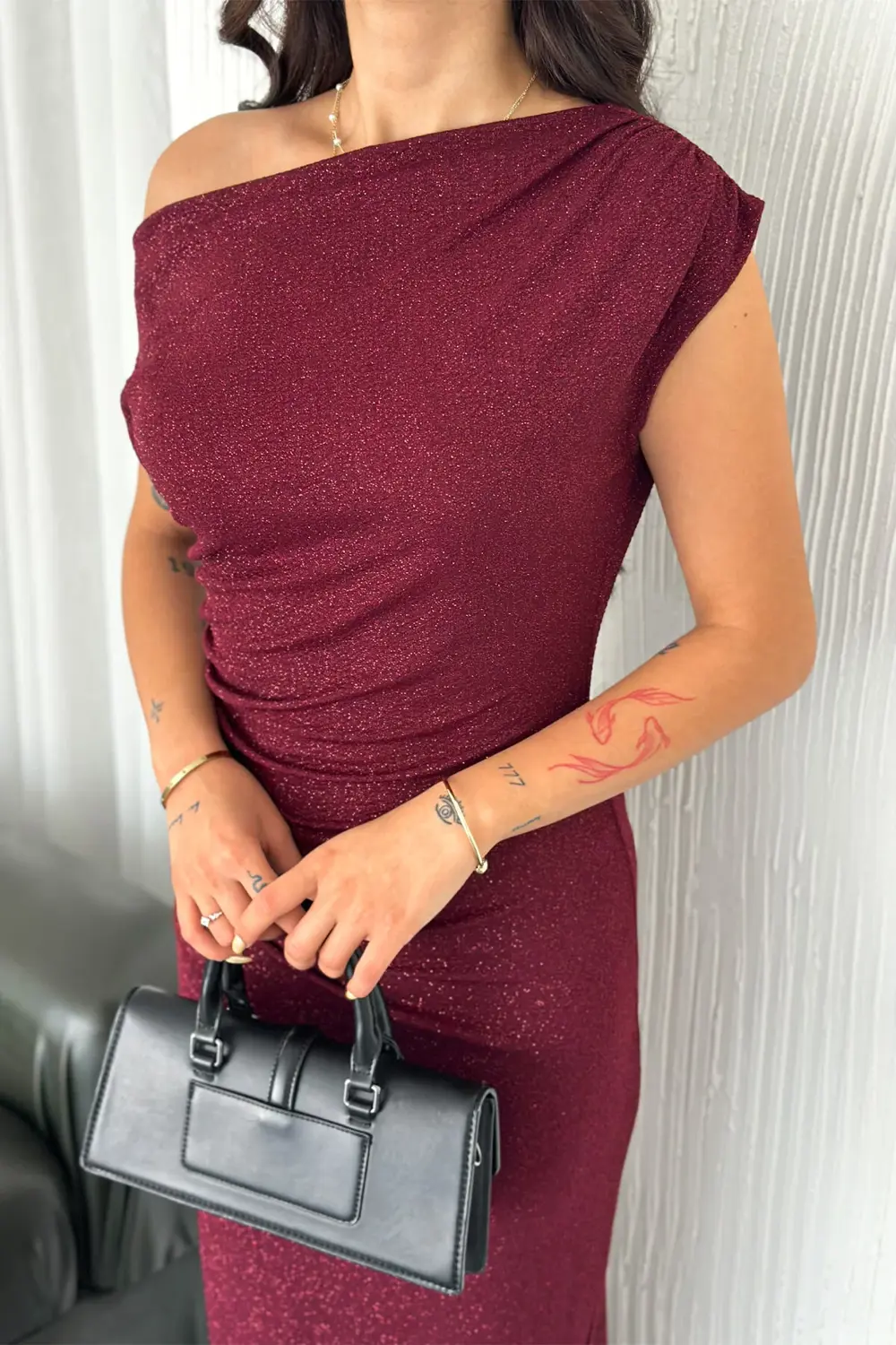 Fiolin Shining Asimetrik Omuz Yırtmaçlı Simli Elbise