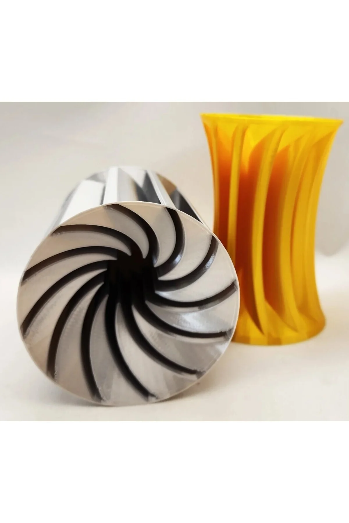 Shutter Dekoratif Modern Vazo 2'li Set (PLASTİKTİR 15 CM YÜKSEKLİK) Fiyatı, Yorumları ve Özellikleri
