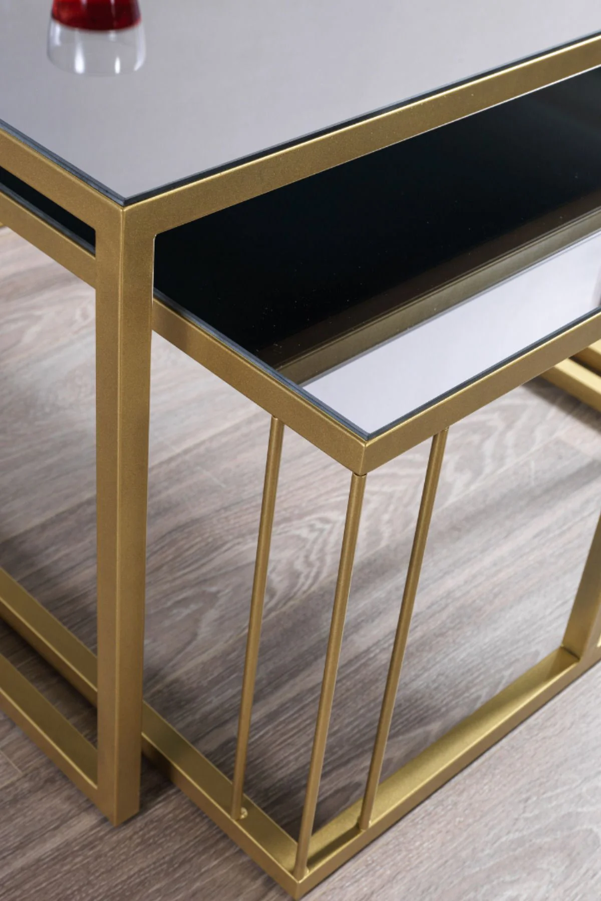 Siena Gold Metal Ayaklı Füme Aynalı Orta Sehpa Takımı