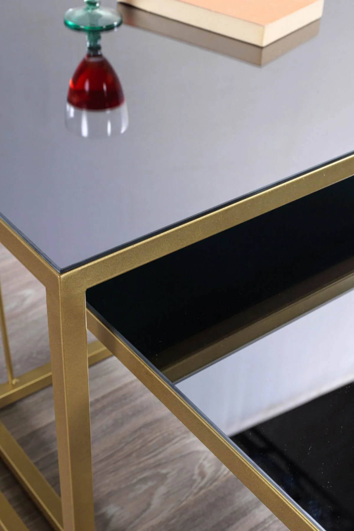 Siena Gold Metal Ayaklı Füme Aynalı Orta Sehpa Takımı