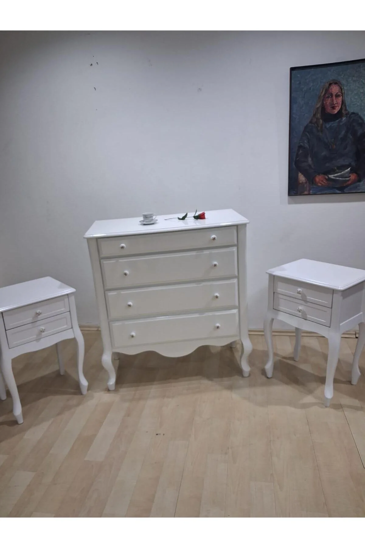 Şifonyer 2 Adet Komodin 90668 Model Aslan Ayak Kayın Parlak Beyaz Porselen Kulp Şifonyer 2 Adet Komodin 90668 Model Aslan Ayak Kayın Parlak Beyaz Porselen Kulp