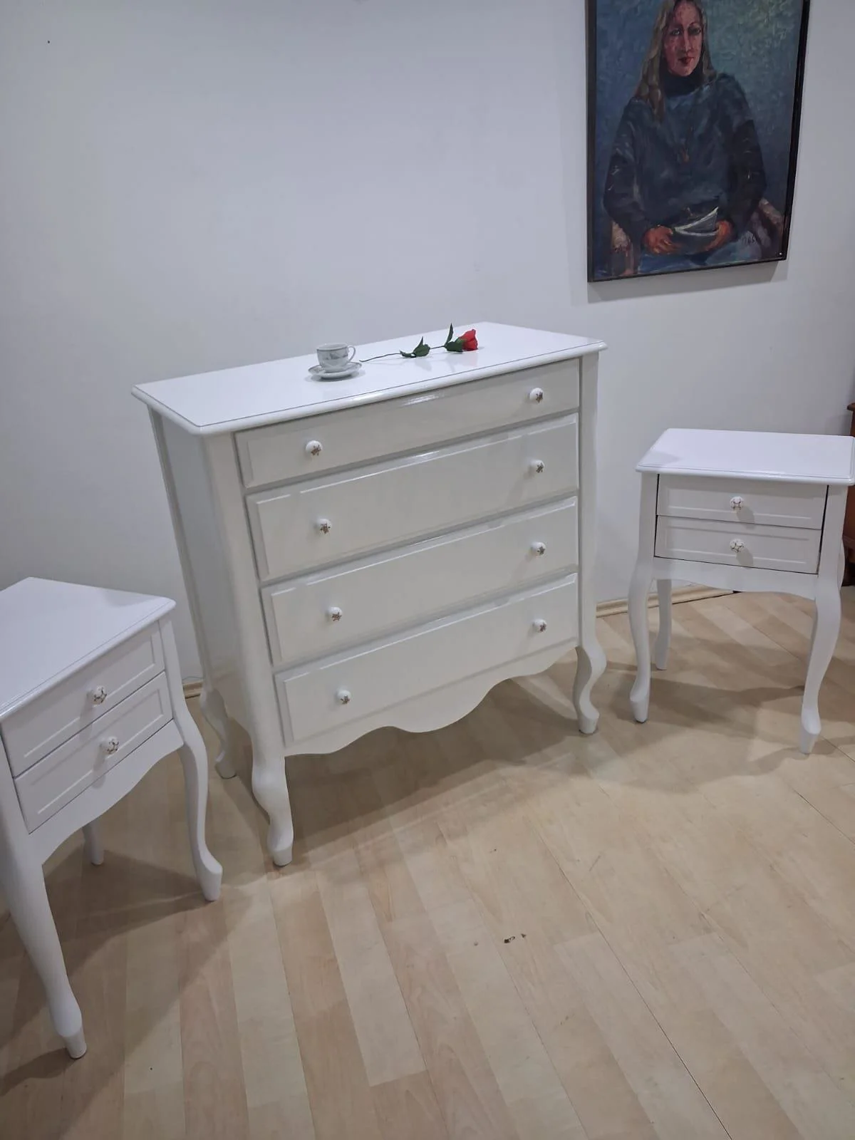 Şifonyer 2 Adet Komodin 90668 Model Aslan Ayak Kayın Parlak Beyaz