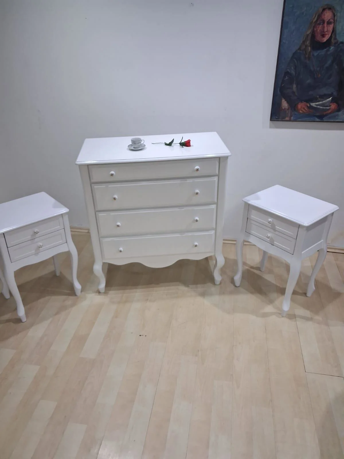Şifonyer 2 Adet Komodin 90668 Model Aslan Ayak Kayın Parlak Beyaz