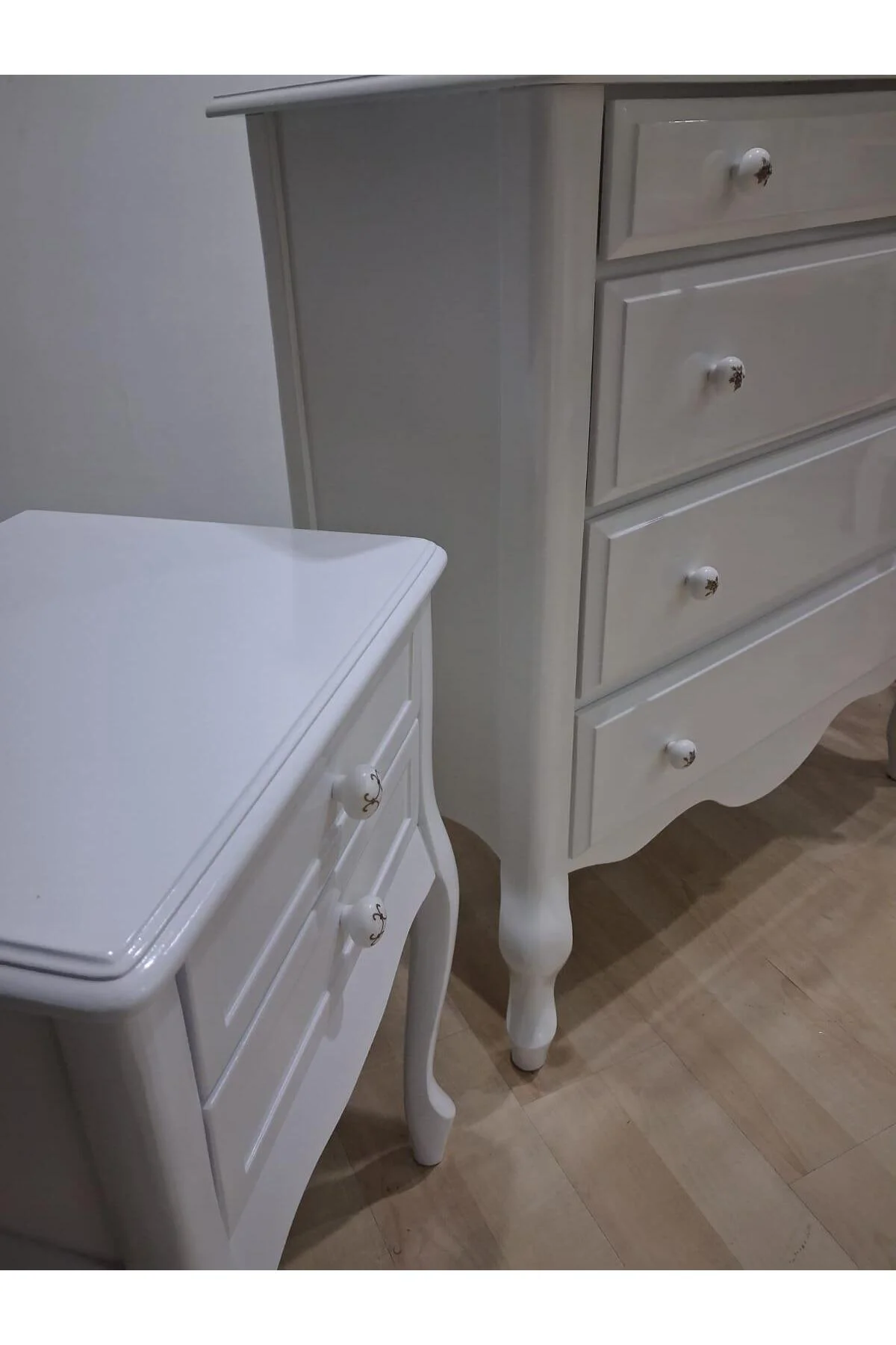 Şifonyer 2 Adet Komodin 90668 Model Aslan Ayak Kayın Parlak Beyaz Porselen Kulp Şifonyer 2 Adet Komodin 90668 Model Aslan Ayak Kayın Parlak Beyaz Porselen Kulp - Görsel 5
