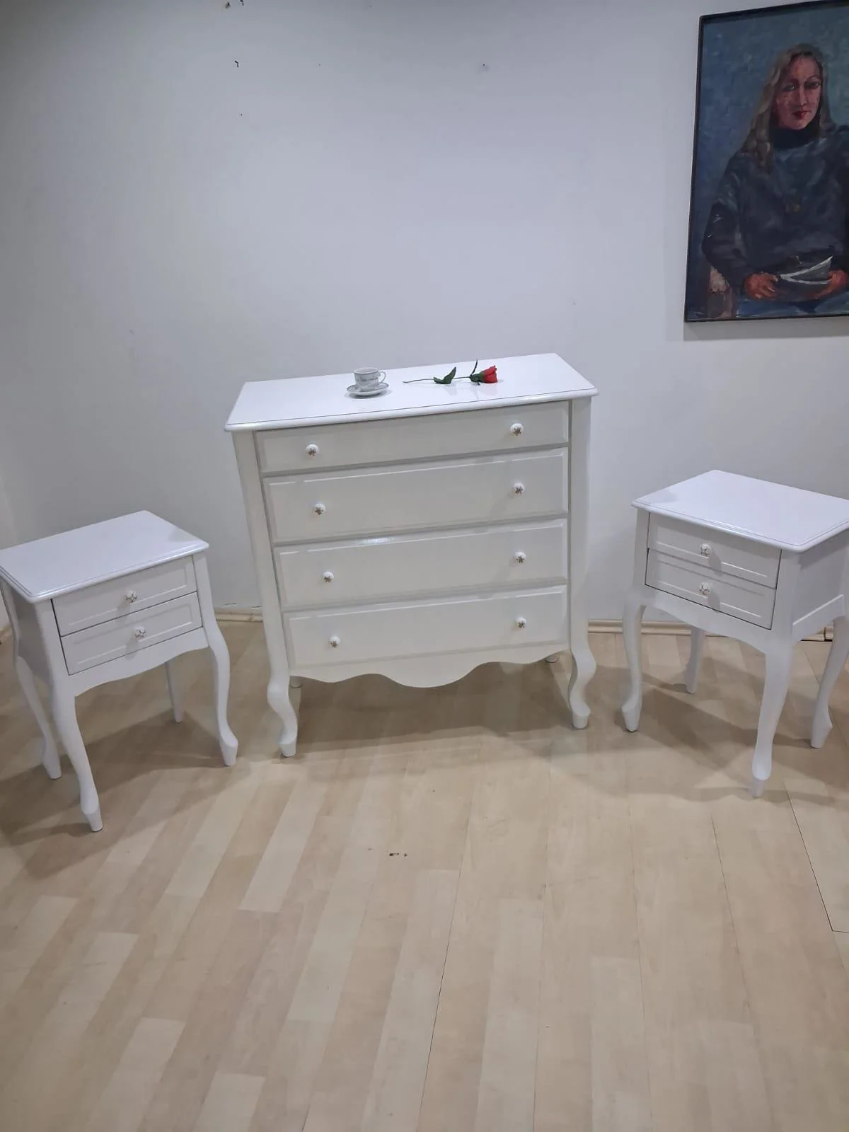 Şifonyer 2 Adet Komodin 90668 Model Aslan Ayak Kayın Parlak Beyaz