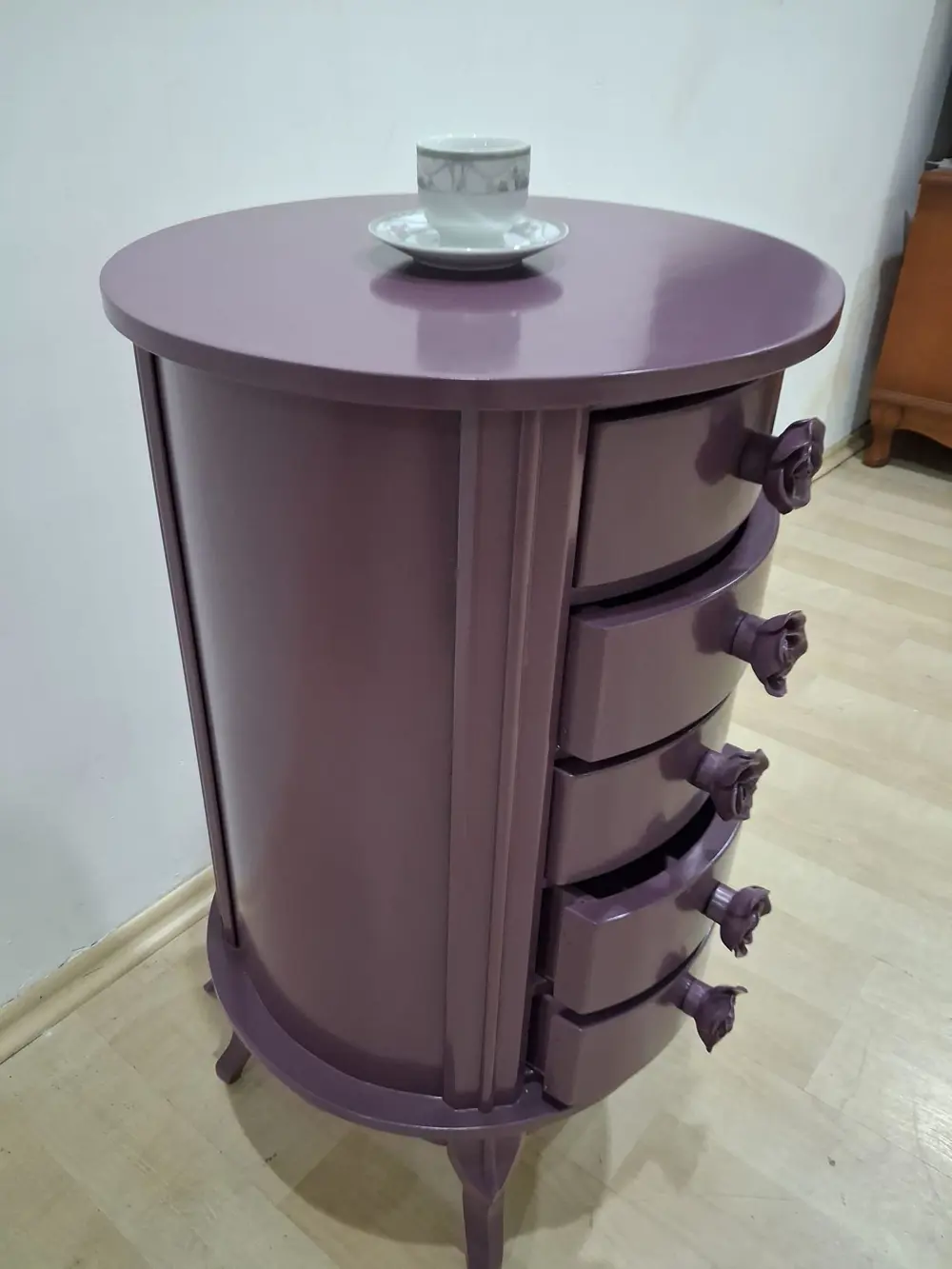 Şifonyer Şeker 90606 Aslan Lükens Model 5 Çekmece 1 Ad Parlak PEM Şifonyer Şeker 90606 Aslan Lükens Model 5 Çekmece 1 Ad Parlak PEM
