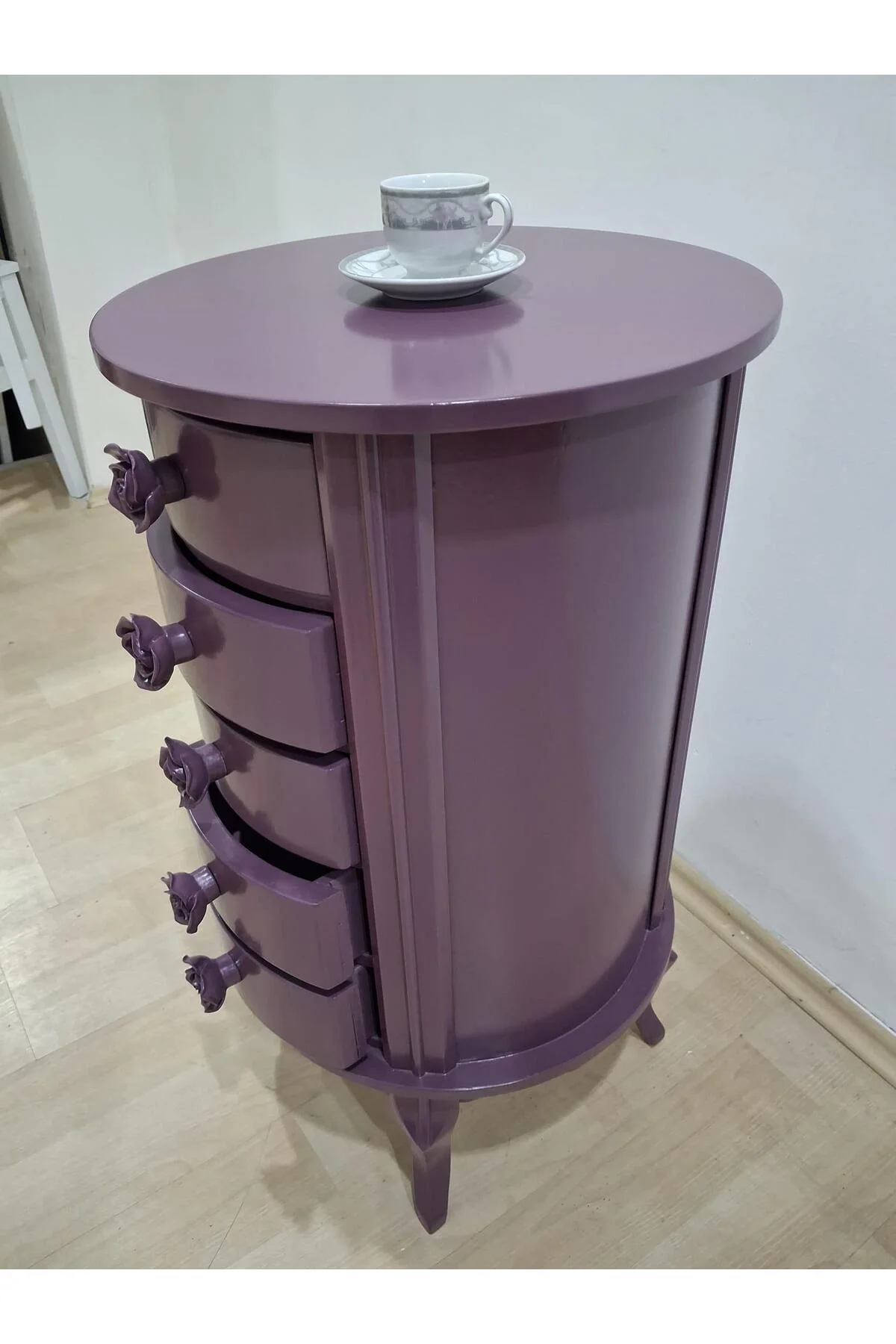 Şifonyer Şeker 90606 Aslan Lükens Model 5 Çekmece 1 Ad Parlak PEMBE Porselen Kulp Şifonyer Şeker 90606 Aslan Lükens Model 5 Çekmece 1 Ad Parlak PEMBE Porselen Kulp - Görsel 2