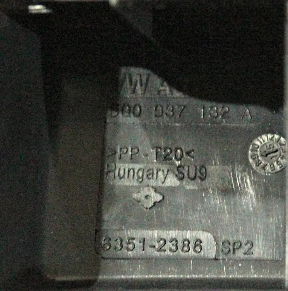 Sigorta Kutusu Kapağı (VW Orjinal)(5Q0937132A)(Golf 7)