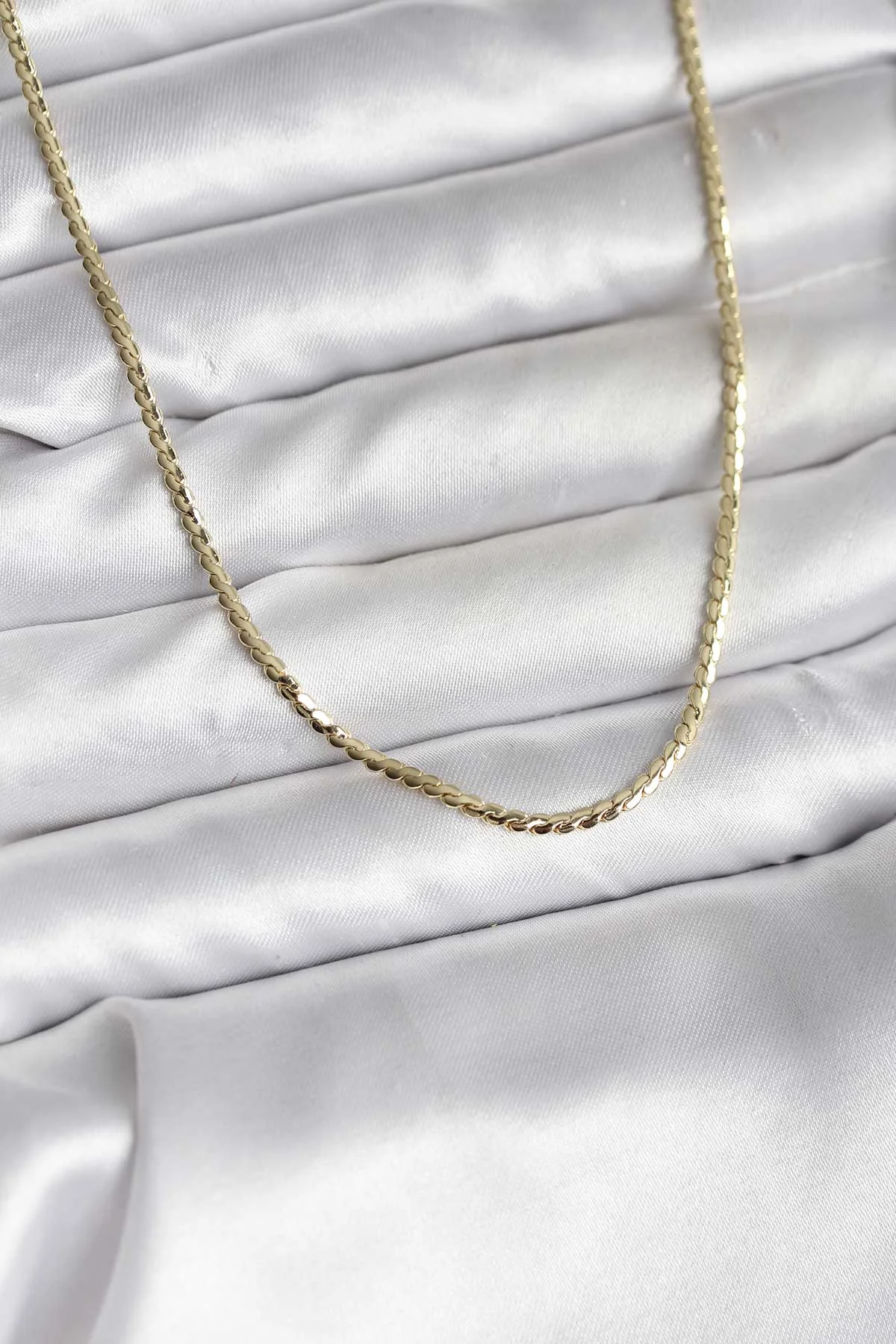 Şık 14K Gold Kaplama Ezme Zincir Kadın Kolye 5886 - Günlük ve Abiye Modelleri