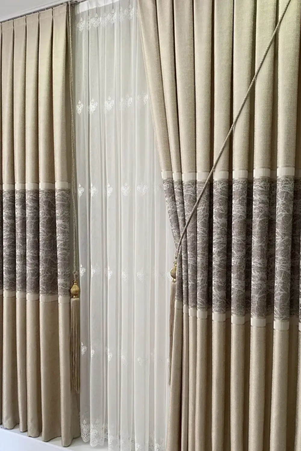 Şık Desenli Pano Fon Krem-Cappuccino (Tek Kanat+Aksesuar)