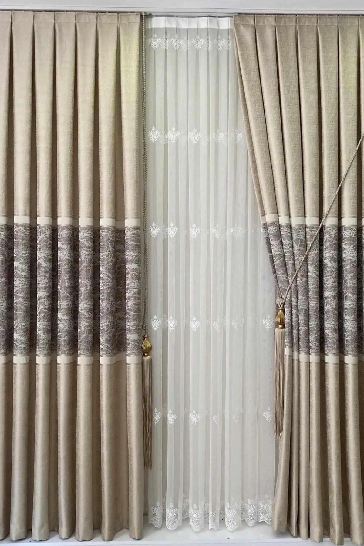 Şık Desenli Pano Fon Krem-Cappuccino (Tek Kanat+Aksesuar)