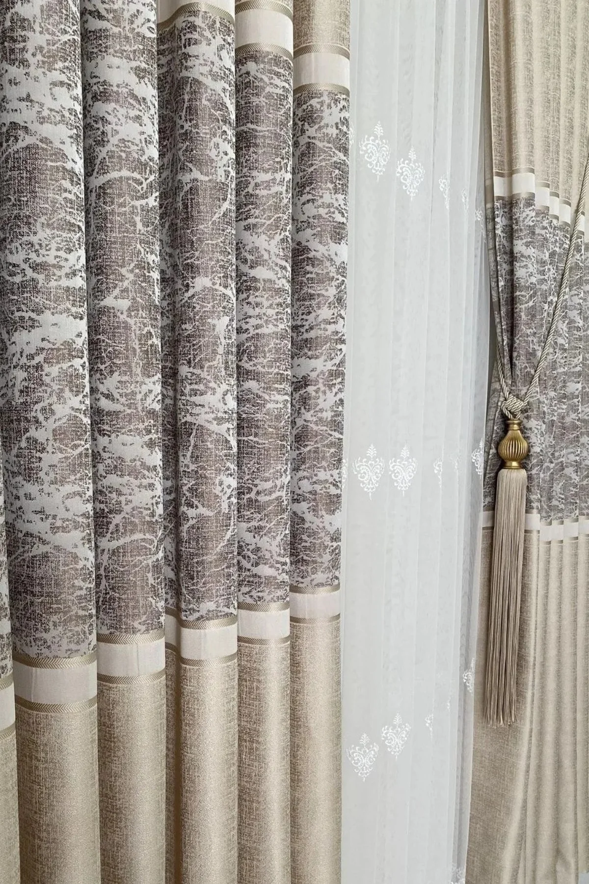 Şık Desenli Pano Fon Krem-Cappuccino (Tek Kanat+Aksesuar)