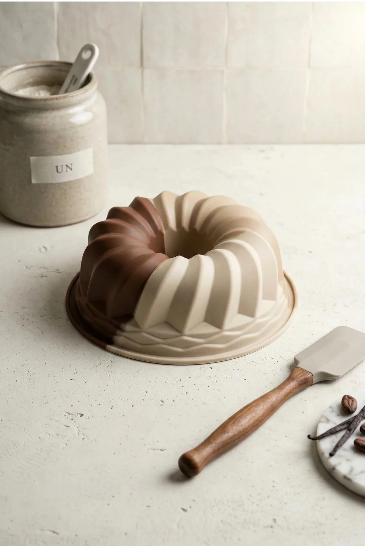 Silikon Dilimli Kek Kalıbı & Yapışmaz Isıya Dayanıklı Kek Pişirme Gereci (16 cm) Silikon Dilimli Kek Kalıbı & Yapışmaz Isıya Dayanıklı Kek Pişirme Gereci (16 cm)