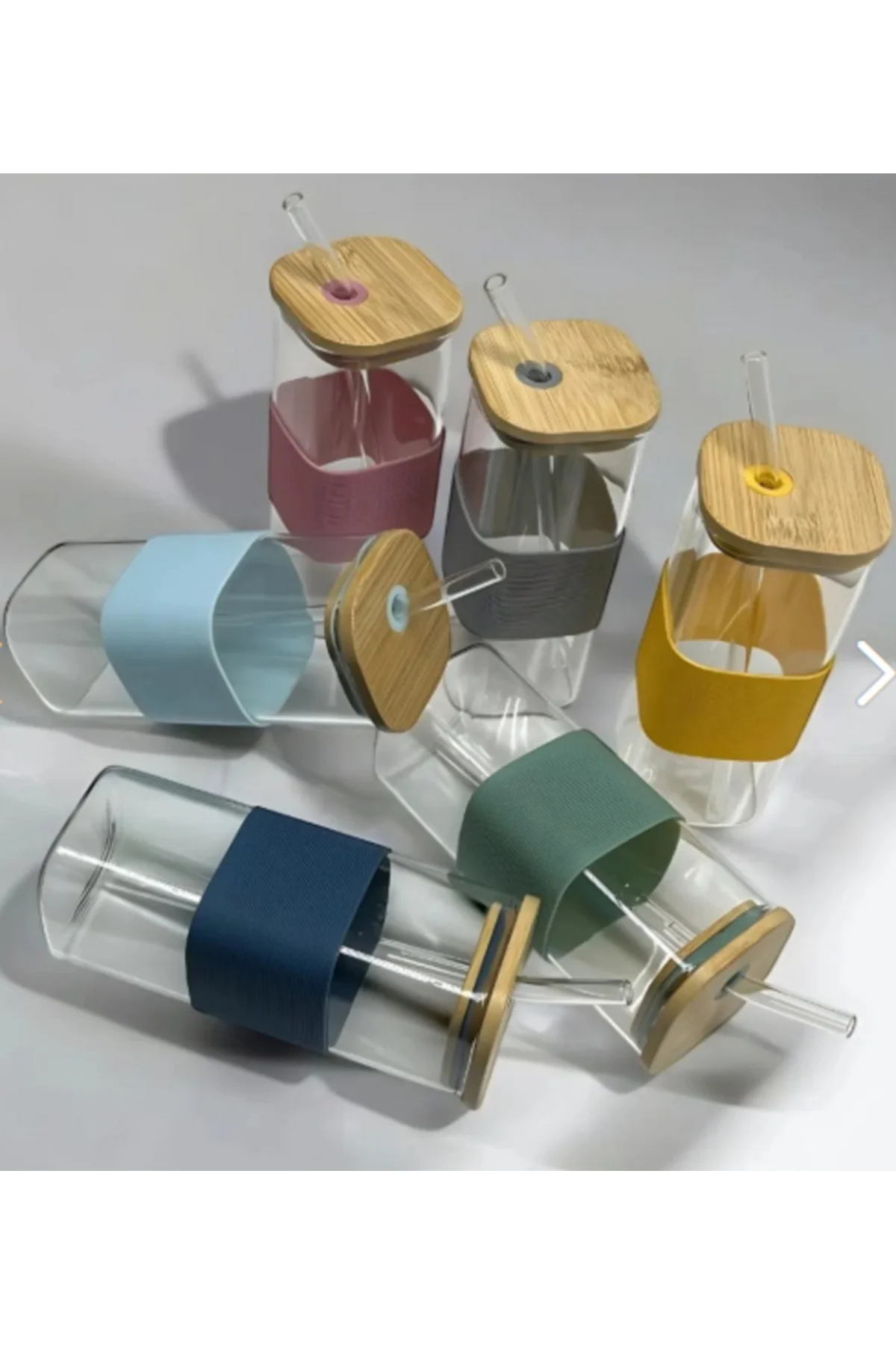 Silikonlu Ve Pipetli Bamboo Kapaklı Cam Borosilikat Bardak 400ml Silikonlu Ve Pipetli Bamboo Kapaklı Cam Borosilikat Bardak 400ml
