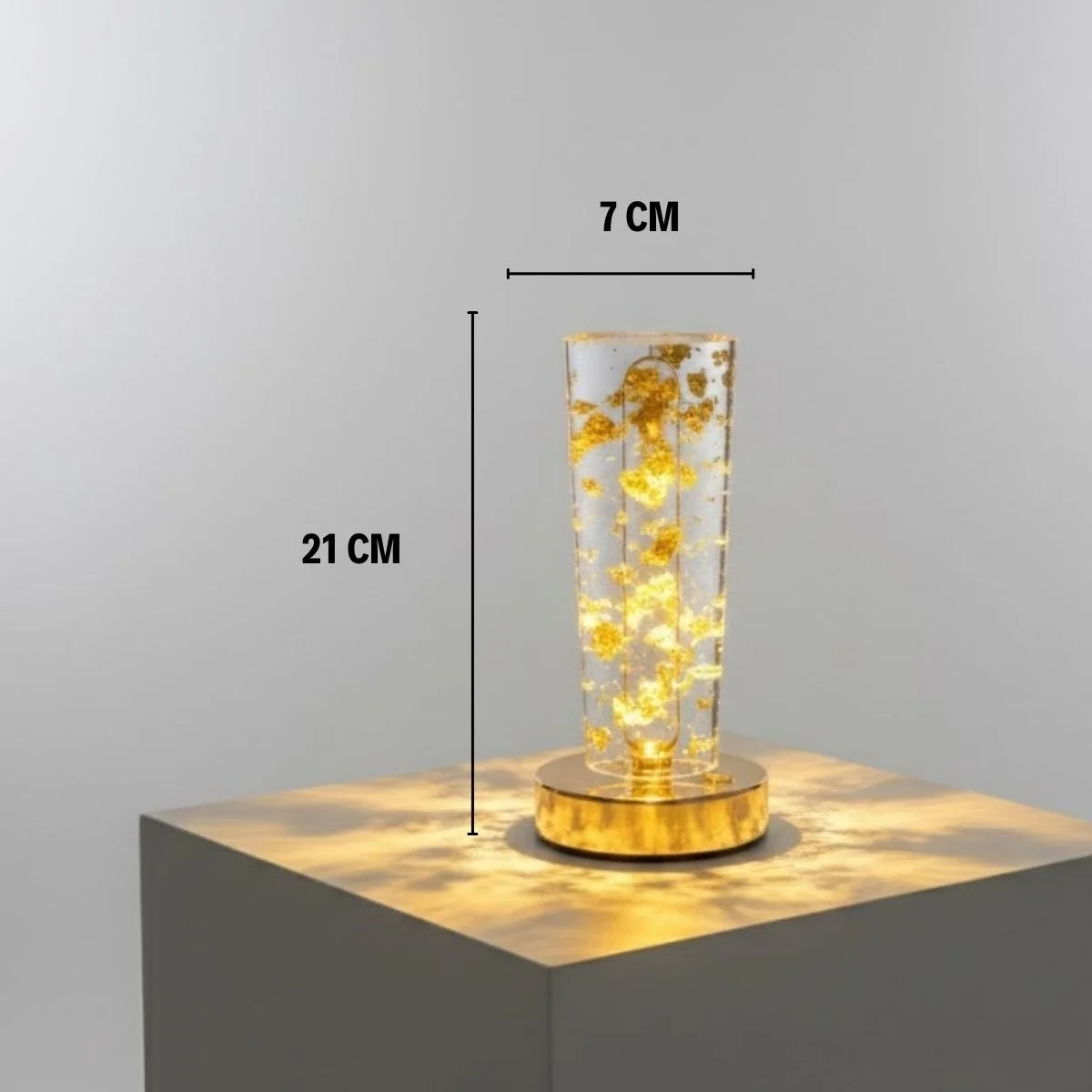 Silindirik Kristal Altın Toz model Led Masa Lambası – Gold Tabanlı, Dokunmatik, 3 Renk Işık Modlu, Şarjlı Modern Dekoratif Gece Lambası Bx40 Fiyatı, Yorumları ve Özellikleri